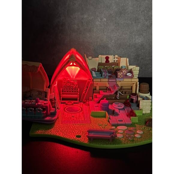 Vintage Disney Snow White Tiny Collection Polly Pocket Cottage 1995 *Works* - Picture 8 of 10